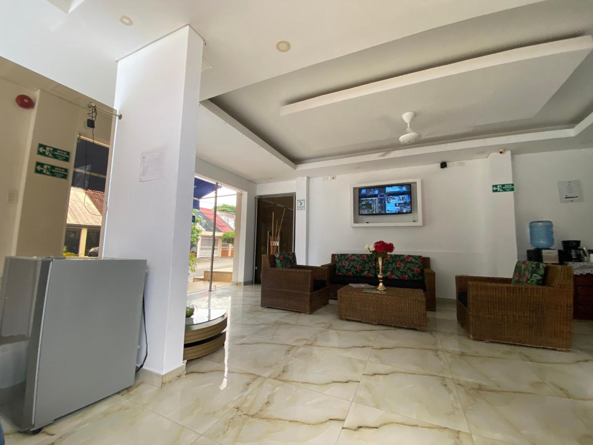 Hotel Deluxe Oasis De La Colina Girardot Exterior foto